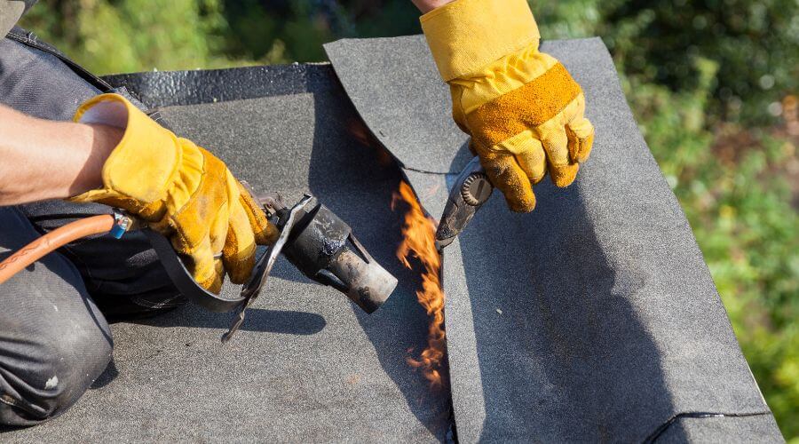 Professional gutter cleaning in Santa Paula, CA